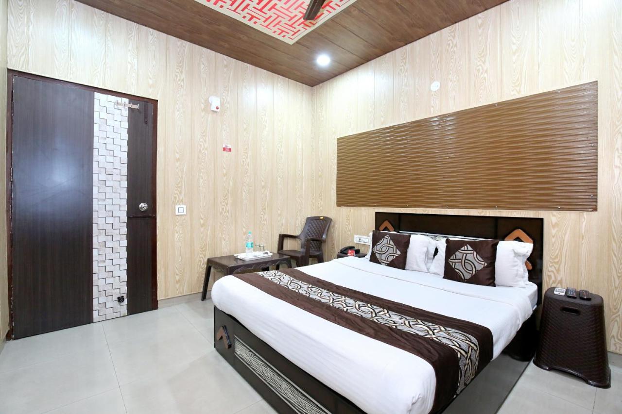 Oyo 8105 Royale Guest House Ludhiana Exterior foto